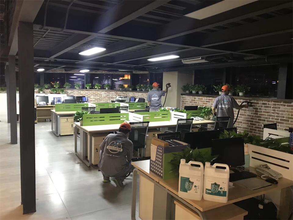 酒店办公区域全方位喷涂施工