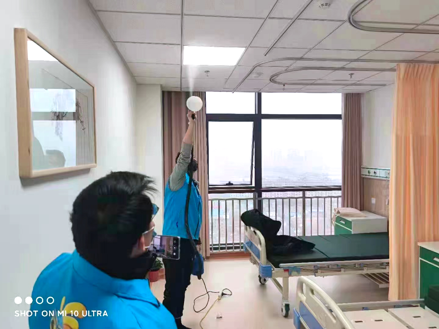 病房顶面喷枪施工治理