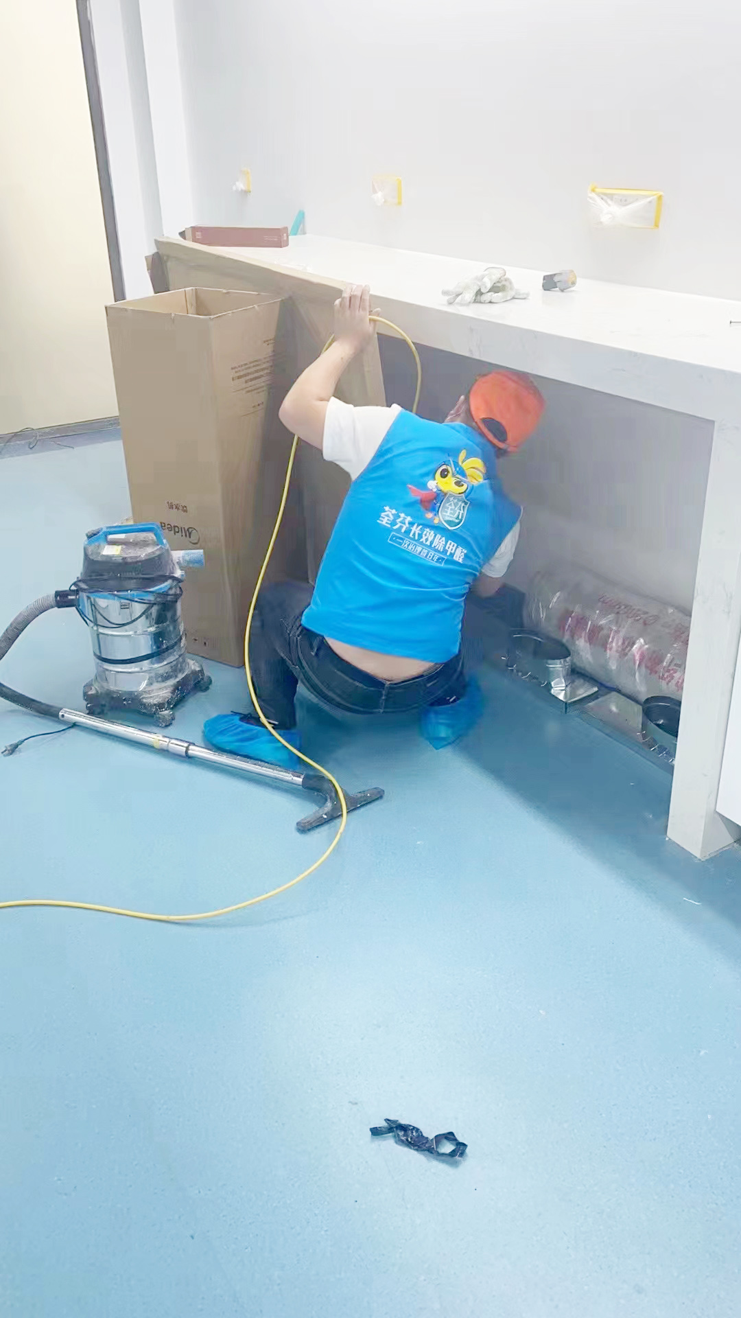 办公室柜子喷枪施工治理