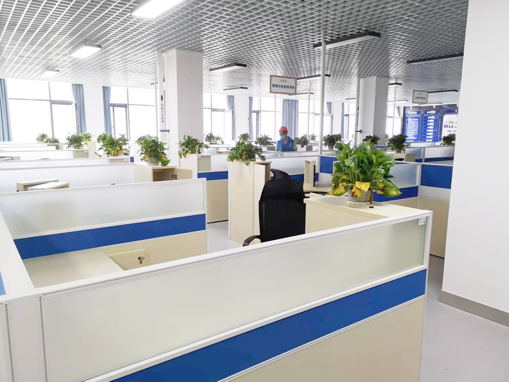 学校老师办公区域精细化施工治理