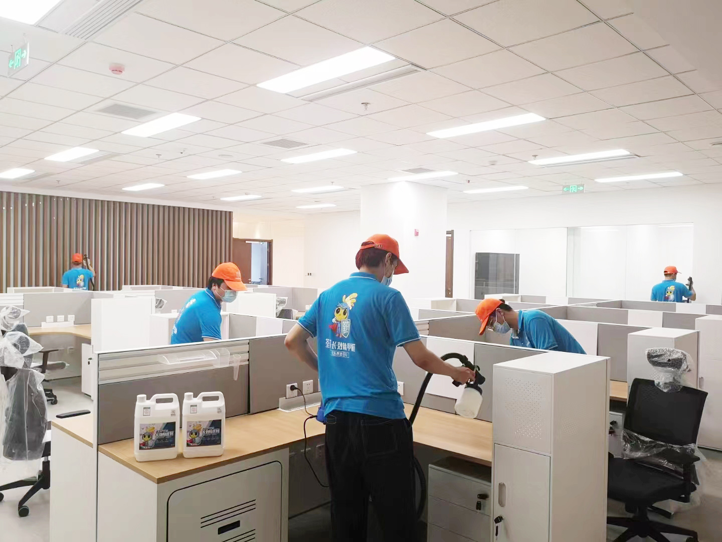 银行办公楼桌椅施工治理