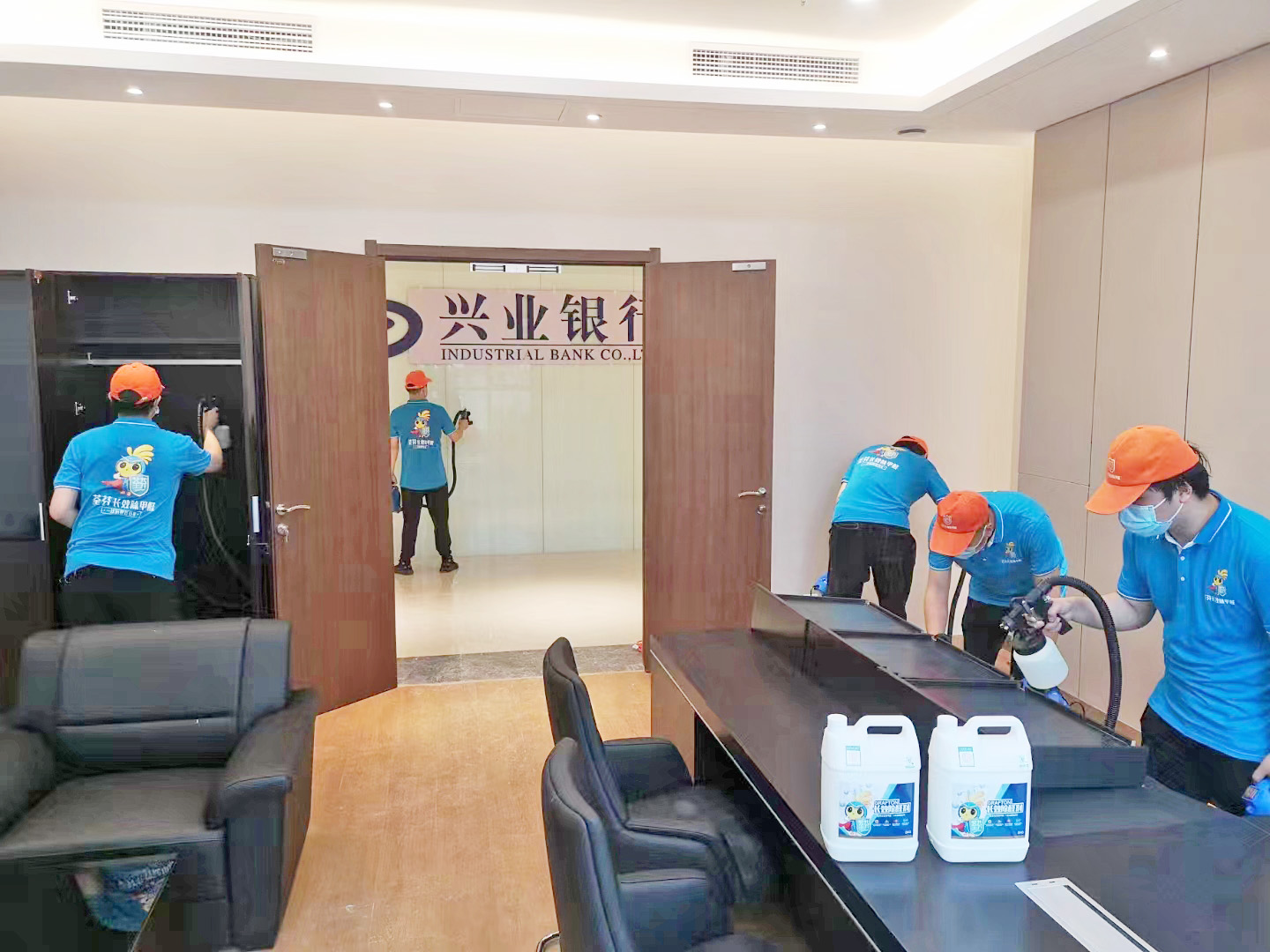 银行办公室施工治理
