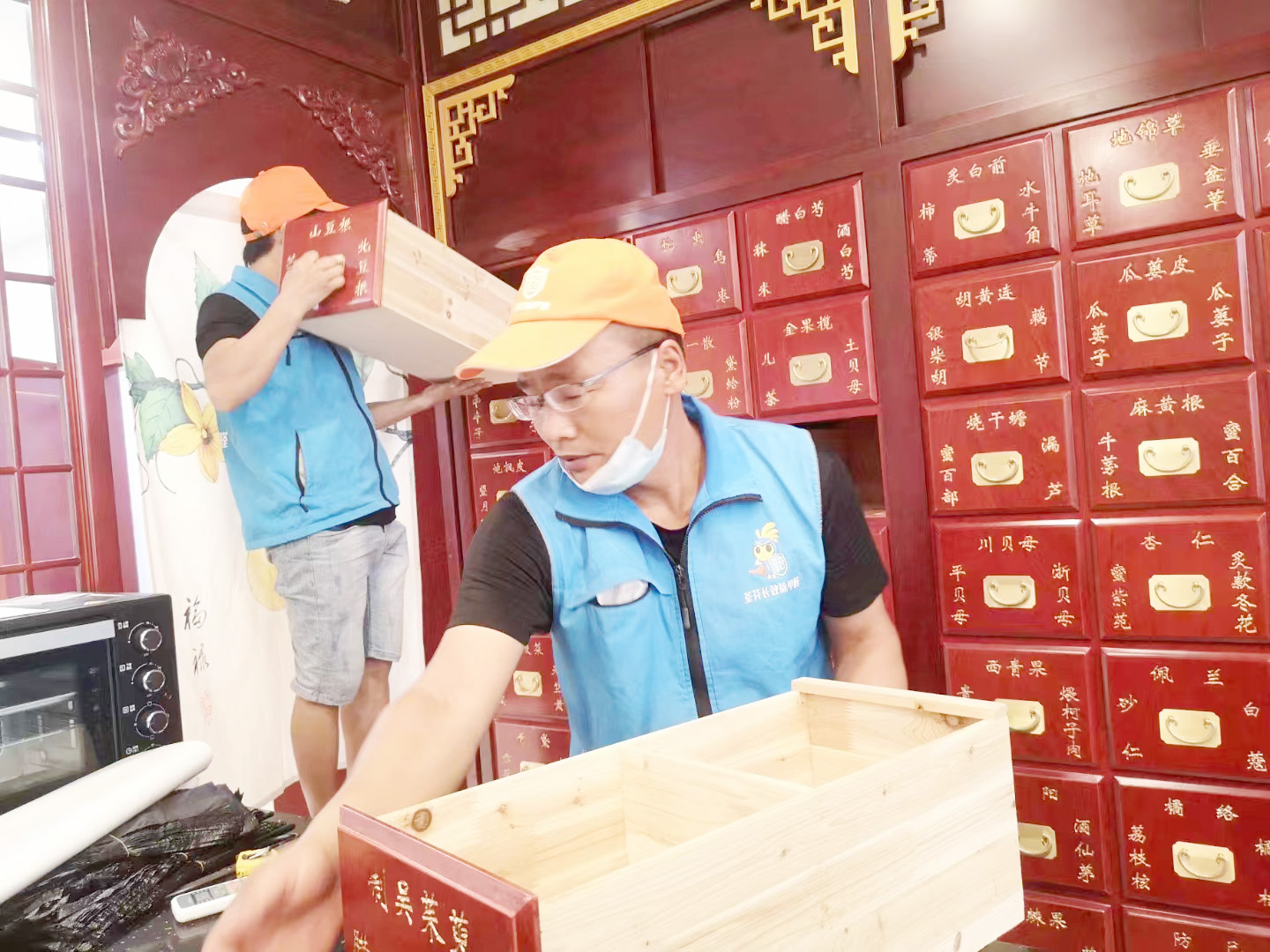药店中药箱拆卸